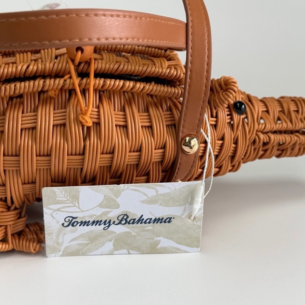 Tommy Bahama Wicker Woven Crocodile Shaped  Bag Handbag New NWT - Picture 2 of 14
